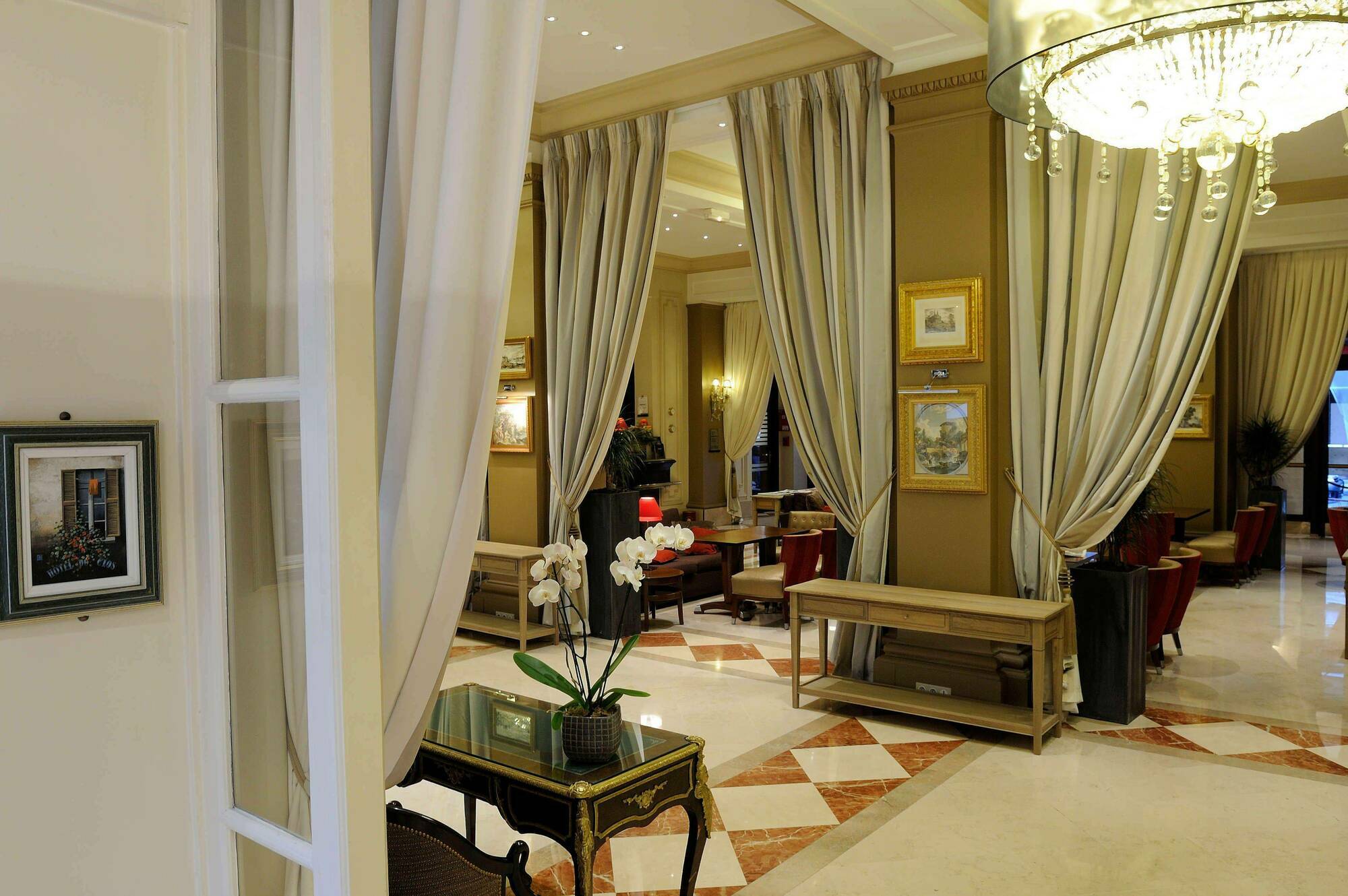 Hotel California Champs Elysees Paris Interior photo